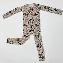 Load image into Gallery viewer, Bamboo Outfits
